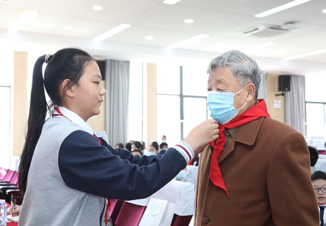 您现在的位置:首页>文章详细3月13日,我中心与上海市青云中学联合组织